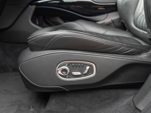 Used 2021 Aston Martin DBX image 17