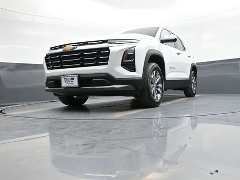 Used 2025 Chevrolet Equinox LT FWD image 24