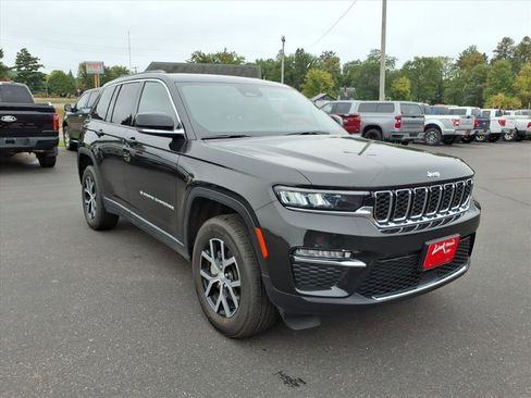 Used 2024 Jeep Grand Cherokee Limited w/ Trailer Tow Package image 8