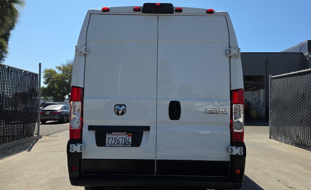 Used 2024 RAM ProMaster 2500 w/ Premium Convenience Group FWD image 5