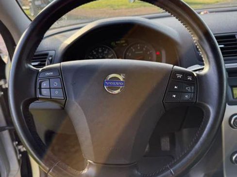 Used 2010 Volvo S40 2.4i FWD image 15