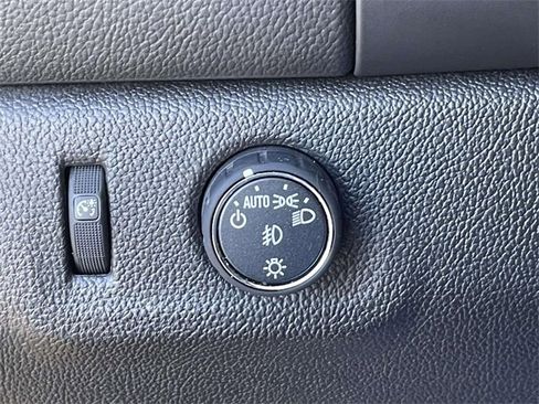 Used 2015 Chevrolet Colorado LT w/ LT Convenience Package image 23