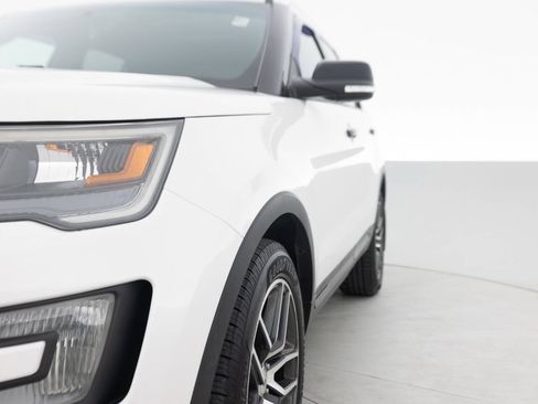 Used 2017 Ford Explorer Sport w/ Equipment Group 401A AWD/4WD image 12