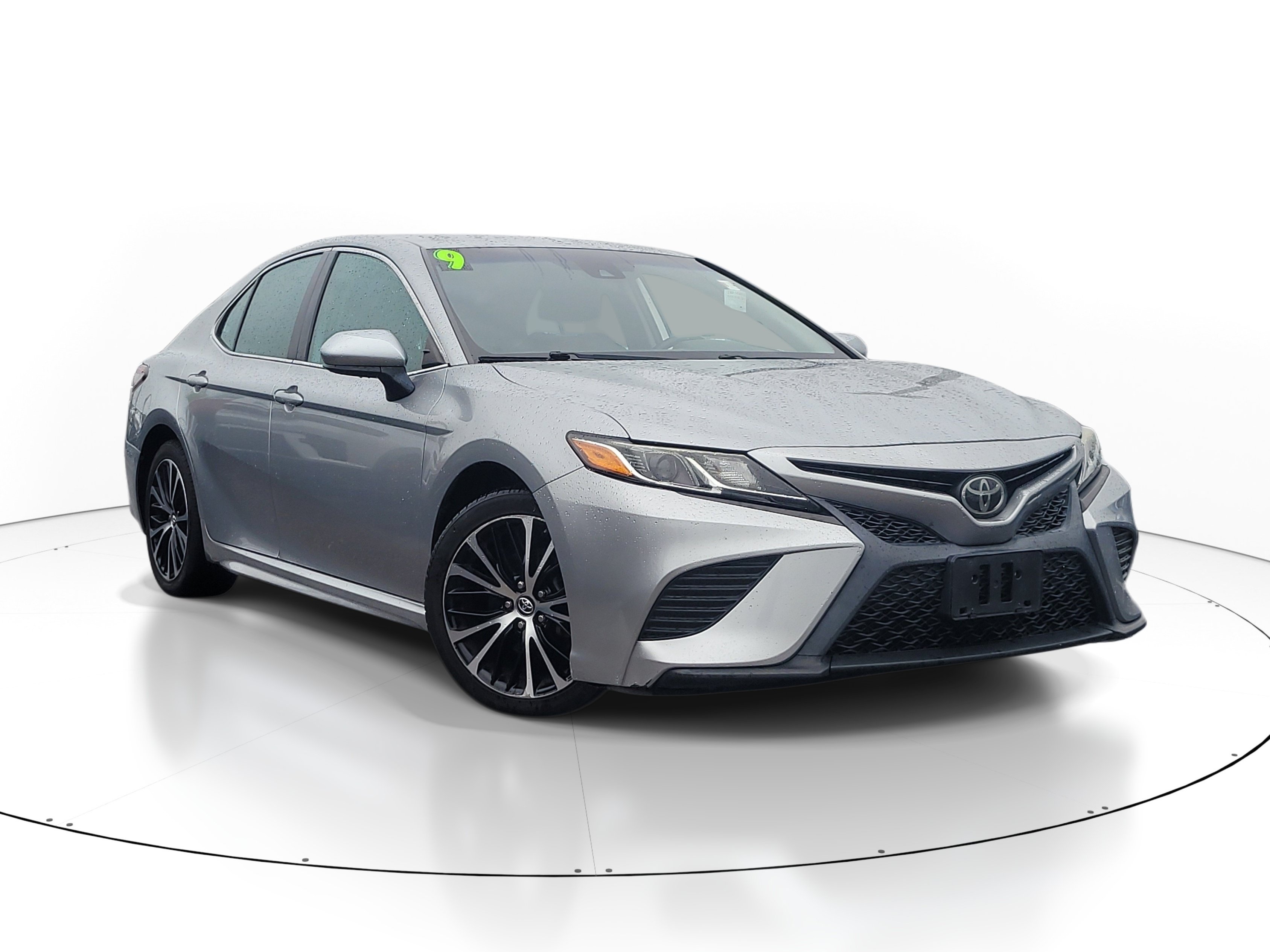 Used 2019 Toyota Camry SE FWD image 1