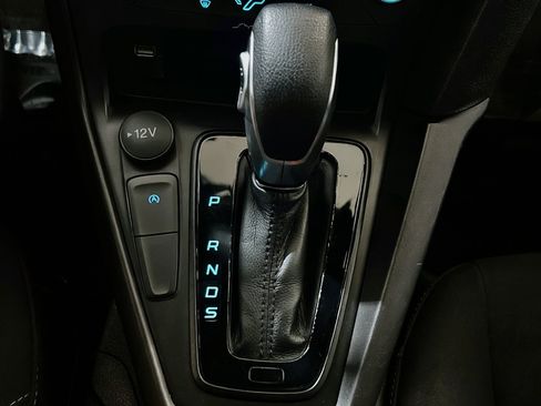 Used 2018 Ford Focus SE FWD image 12