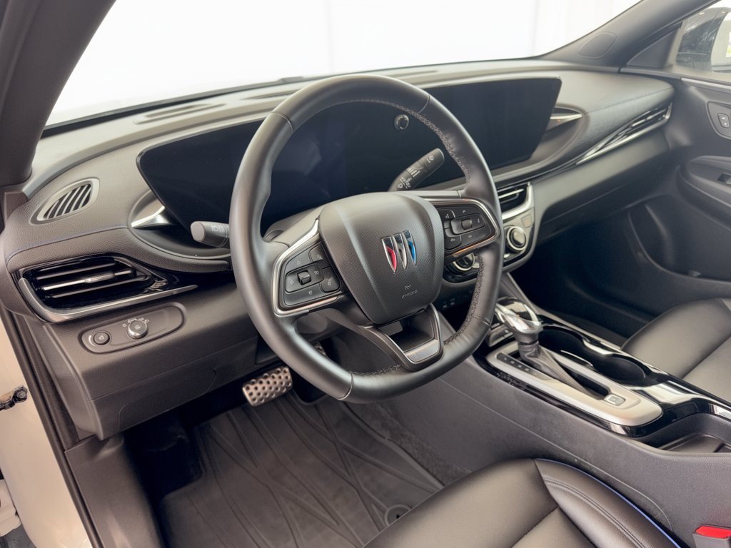 Used 2024 Buick Envista Sport Touring w/ Convenience I Package FWD image 4