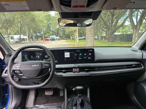 Used 2025 Kia K4 FWD image 32