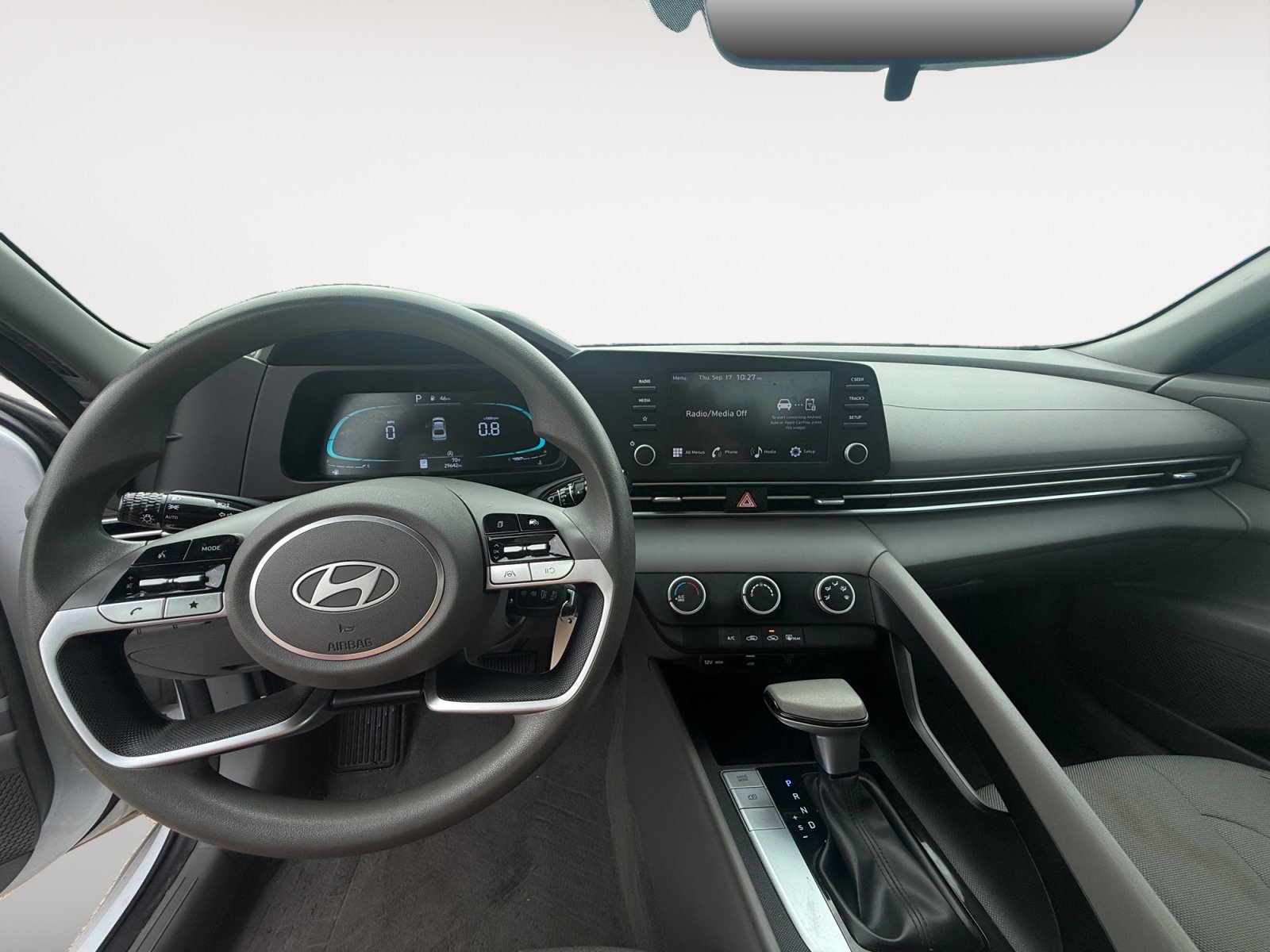 Used 2025 Hyundai Elantra SE FWD image 10