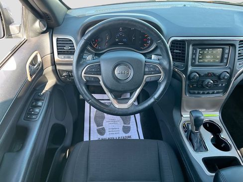 Used 2017 Jeep Grand Cherokee Laredo AWD/4WD image 20