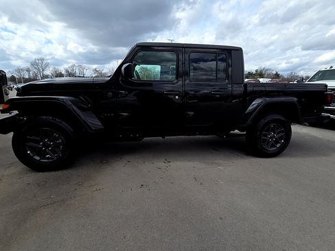 New 2026 Jeep Gladiator Sport image 7
