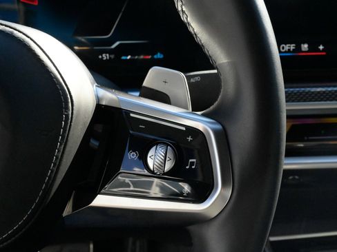 Used 2023 BMW 760i xDrive w/ Executive Package image 25