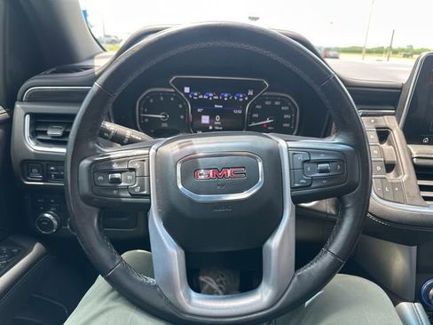Used 2021 GMC Yukon XL SLT w/ SLT Premium Package AWD/4WD image 44
