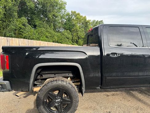 Used 2017 GMC Sierra 1500 SLT w/ SLT Premium Package AWD/4WD image 21