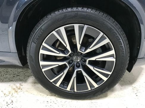 Used 2022 Volvo XC90 T5 Momentum w/ Climate Package AWD/4WD image 10