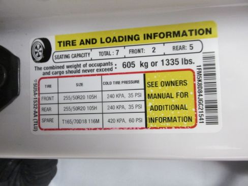 Certified 2018 Ford Explorer XLT w/ Equipment Group 202A image 49