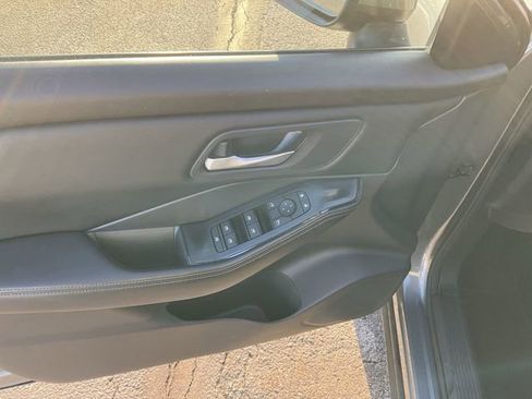 Certified 2024 Nissan Rogue SV image 27