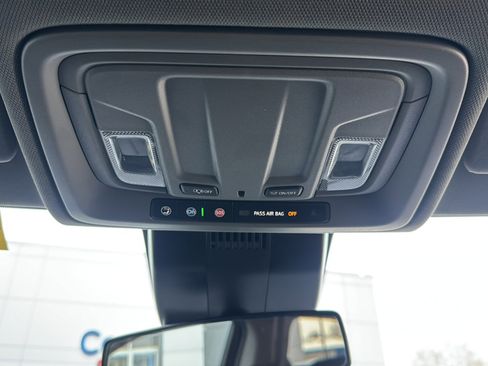 Used 2025 Chevrolet Silverado 1500 LT image 35