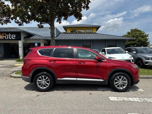 Used 2019 Hyundai Santa Fe SE FWD image 8