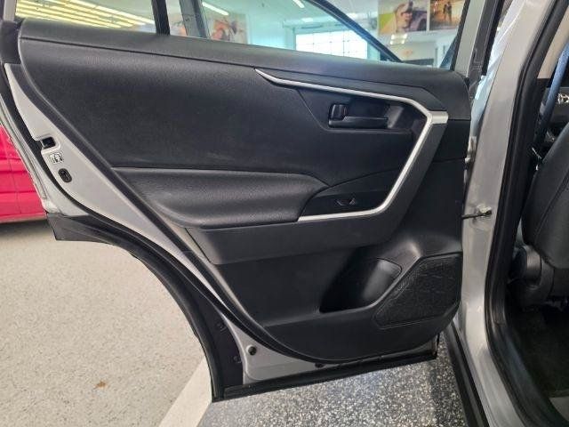 Used 2019 Toyota RAV4 LE w/ Carpet Mat Package FWD image 27