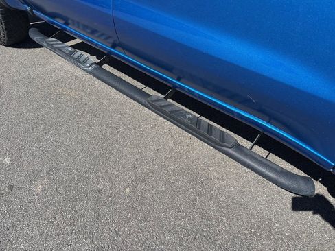 Used 2023 Chevrolet Silverado 1500 ZR2 w/ Technology Package image 9