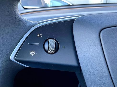 Used 2026 Tesla Model Y AWD image 18