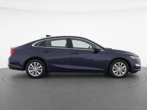 Used 2025 Chevrolet Malibu LT FWD image 9