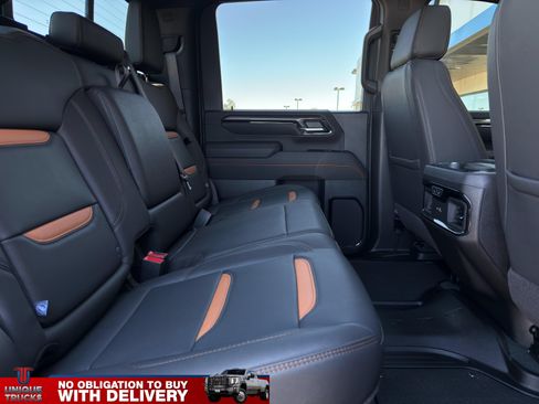 Used 2025 GMC Sierra 2500 AT4 w/ AT4 Premium Plus Package AWD/4WD image 28