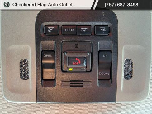 Used 2023 Toyota Camry SE w/ Cold Weather Package image 25