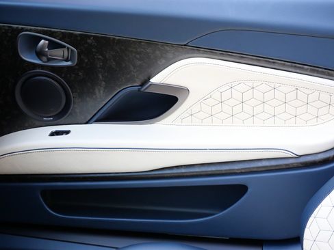 Used 2020 Aston Martin DBS Superleggera Volante RWD image 27