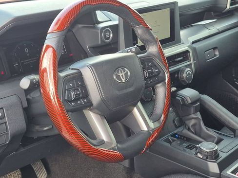 Certified 2025 Toyota 4Runner SR5 AWD/4WD image 6