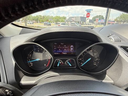 Used 2017 Ford Escape SE w/ SE Leather Comfort Package AWD/4WD image 16