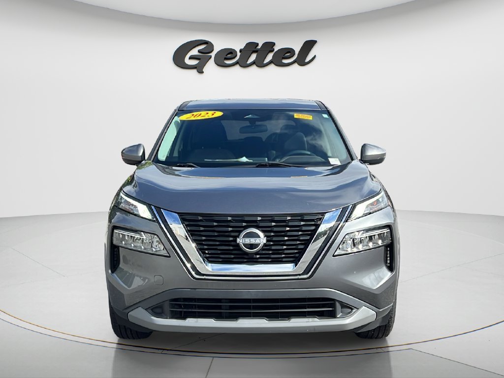 Used 2023 Nissan Rogue SV FWD image 2
