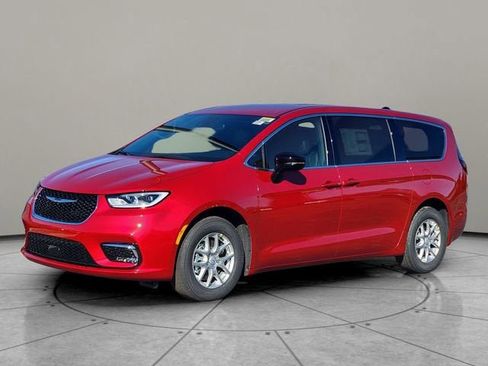 New 2026 Chrysler Pacifica Select image 3