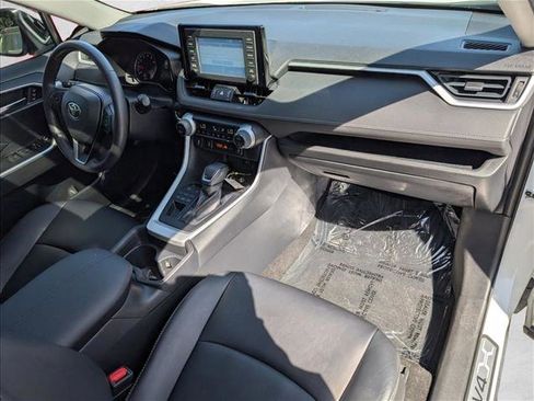 Used 2019 Toyota RAV4 XLE Premium w/ Cold Weather Package AWD/4WD image 20