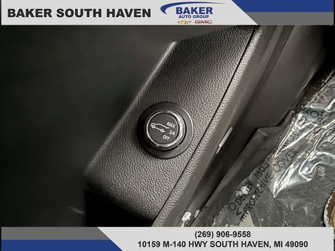 Used 2022 Chevrolet Traverse RS image 20