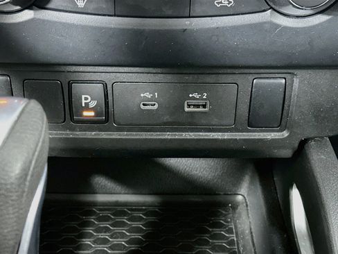 Used 2026 Nissan Frontier SV RWD image 26