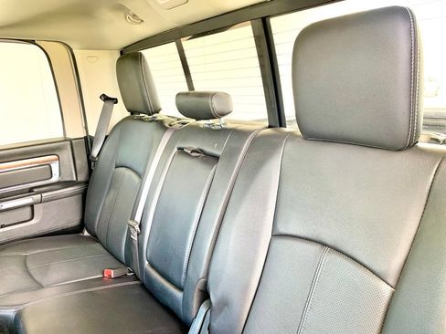 Used 2018 RAM 1500 Laramie w/ Convenience Group AWD/4WD image 15