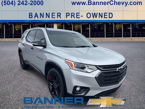 Used 2021 Chevrolet Traverse Premier FWD image 2