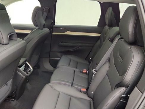 Used 2025 Volvo EX90 Ultra w/ Protection Package Premier AWD/4WD image 19