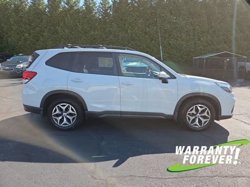 Used 2019 Subaru Forester Premium AWD/4WD image 8