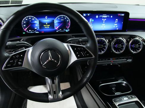 Certified 2025 Mercedes-Benz CLA 250 4MATIC image 21
