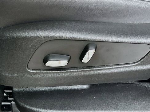 Used 2025 Cadillac XT5 Luxury FWD image 11