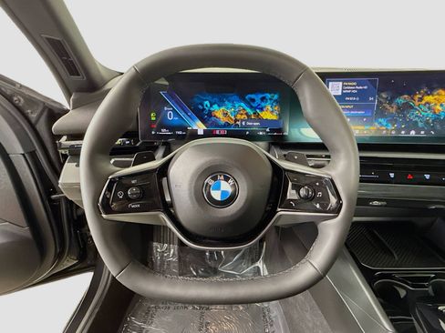 Used 2025 BMW 530i image 10