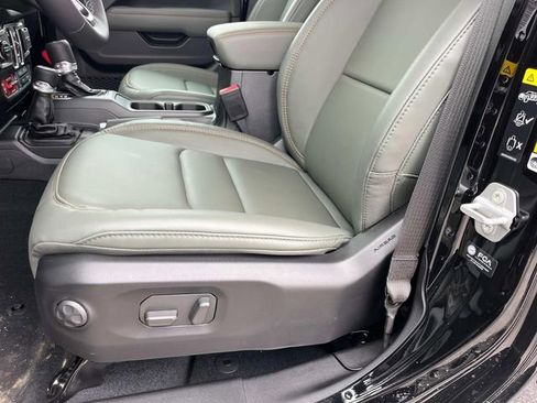 New 2026 Jeep Gladiator Mojave image 9