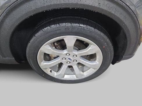 Used 2020 Ford Explorer Platinum w/ Premium Technology Package image 37