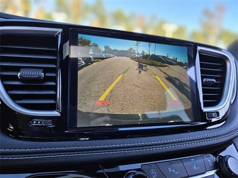 New 2026 Chrysler Pacifica Limited image 10