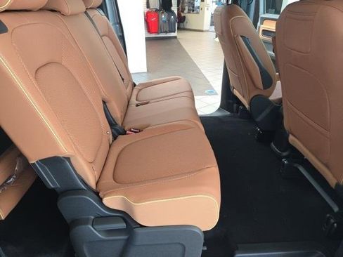 New 2025 Volkswagen ID. Buzz Pro S image 13