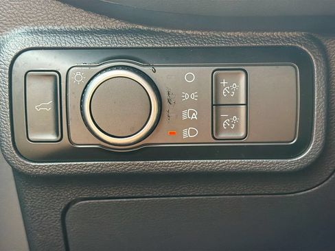Used 2025 Ford Explorer Active AWD/4WD image 10