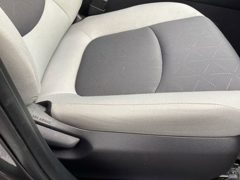 Used 2019 Toyota RAV4 XLE image 18