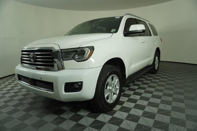 Used 2019 Toyota Sequoia SR5 AWD/4WD image 3